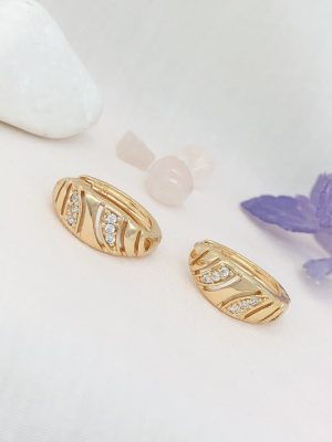 R18967 Сережки-кільця з візерунком та вставками XUPING Ювелірна біжутерія